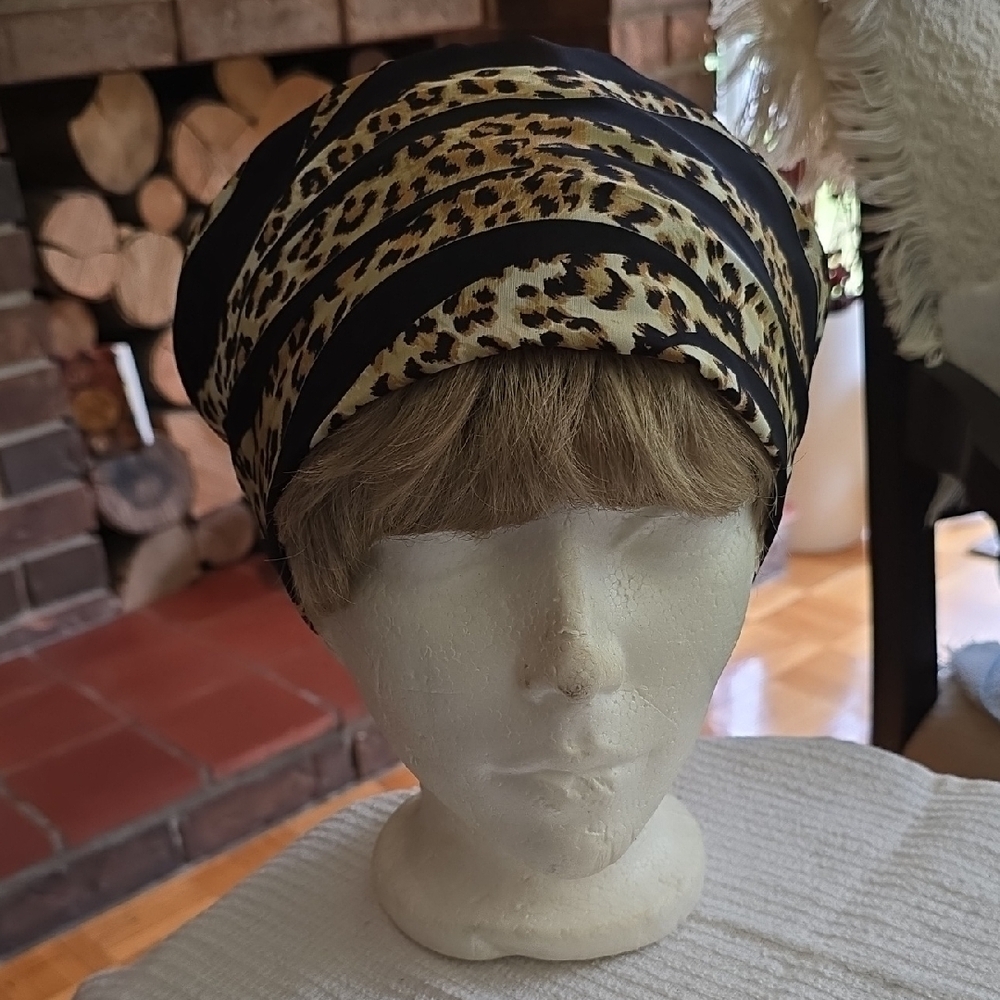 Vintage Leopard Print Headscarf